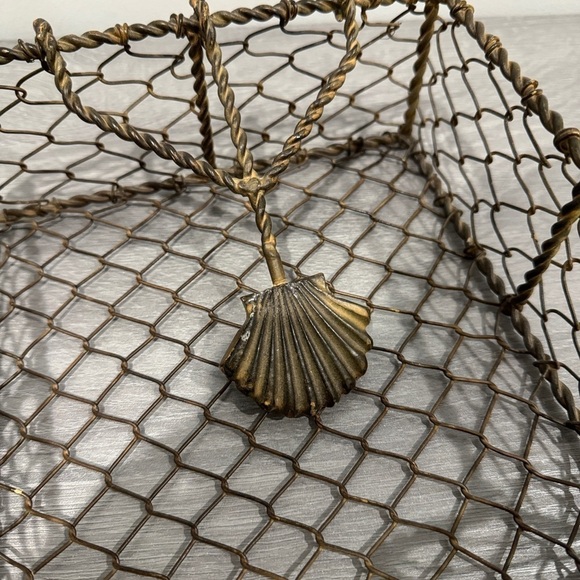 Metal Brown Shell Large Napkin Holder - Picture 3 of 4